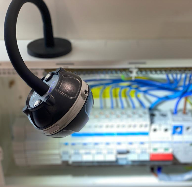 EYE-LIGHT PLUS (Fixed magnetic gooseneck + Lighter metal stand)